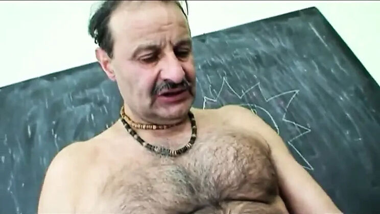 Şişman Kız Arkadaşını Sevgilisinin Kucağına Oturttu (Brazzers)