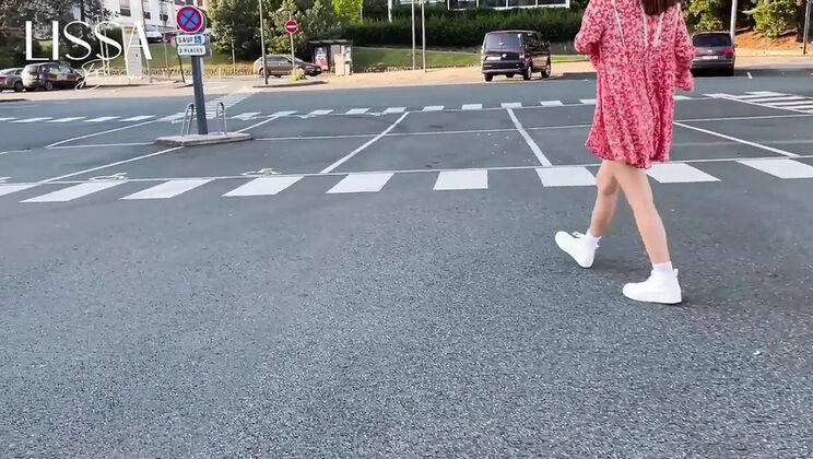 Masözlük Yapmaya Başlayan Kız Müşterisi Kucağında Boşaldı